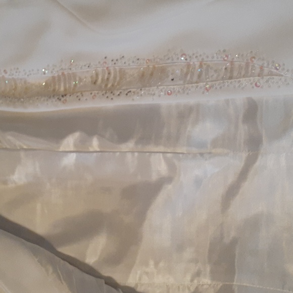 white womens suit - Picture 8 of 8